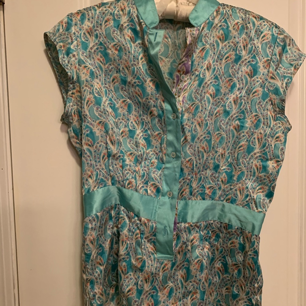 Ladies blouse size 4 Robert graham